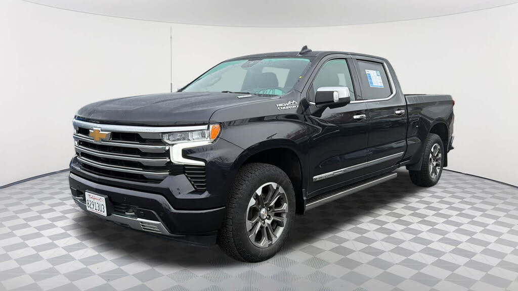 2023 Chevrolet Silverado 1500 High Country Crew Cab 4WD