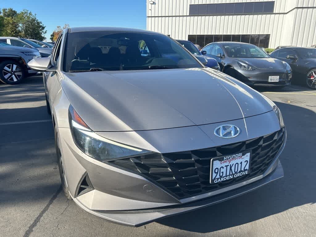 2023 Hyundai Elantra SEL FWD