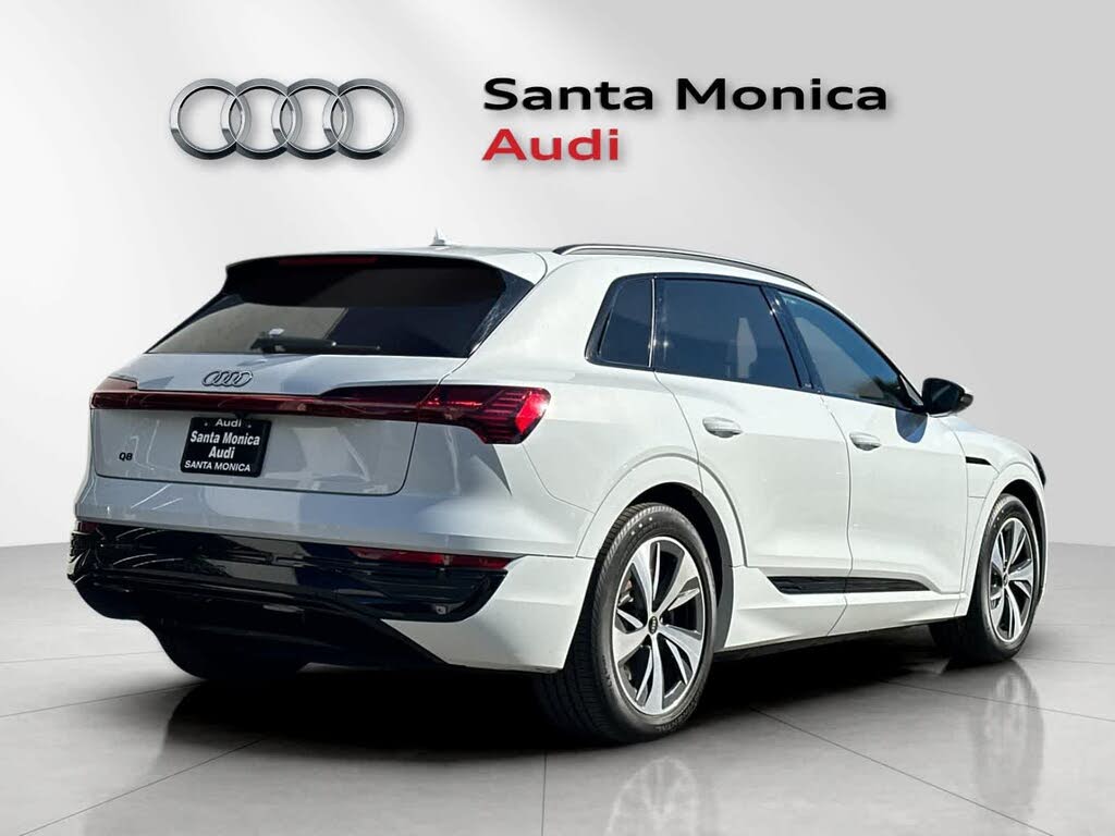 2024 Audi Q8 e-tron quattro Premium AWD