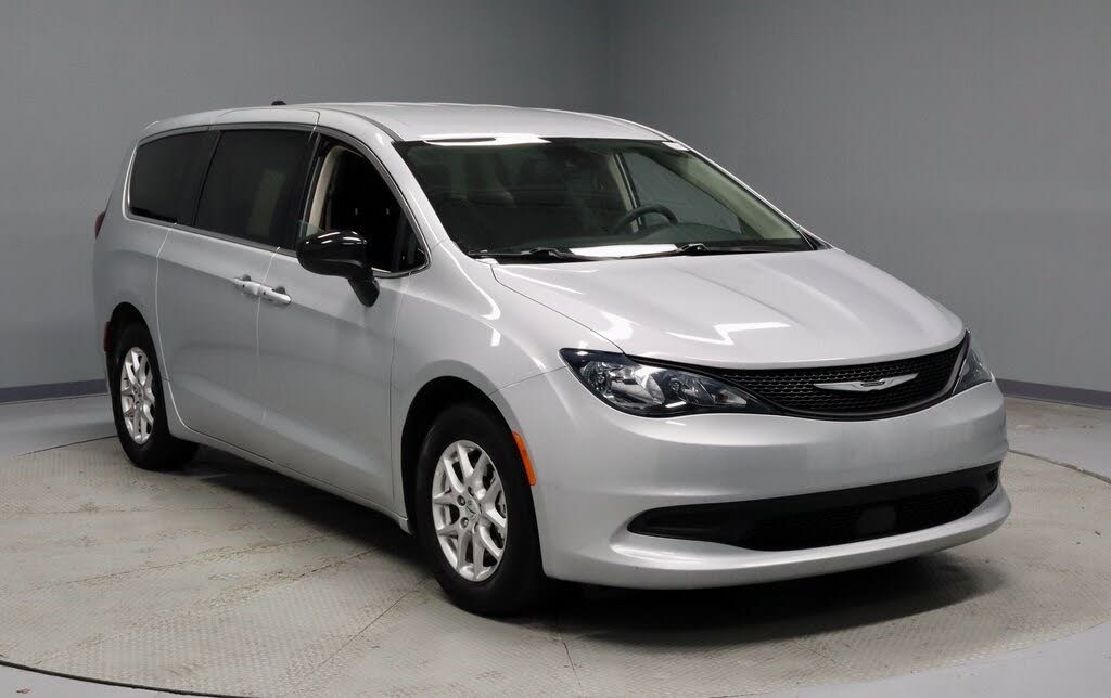 2024 Chrysler Voyager LX FWD