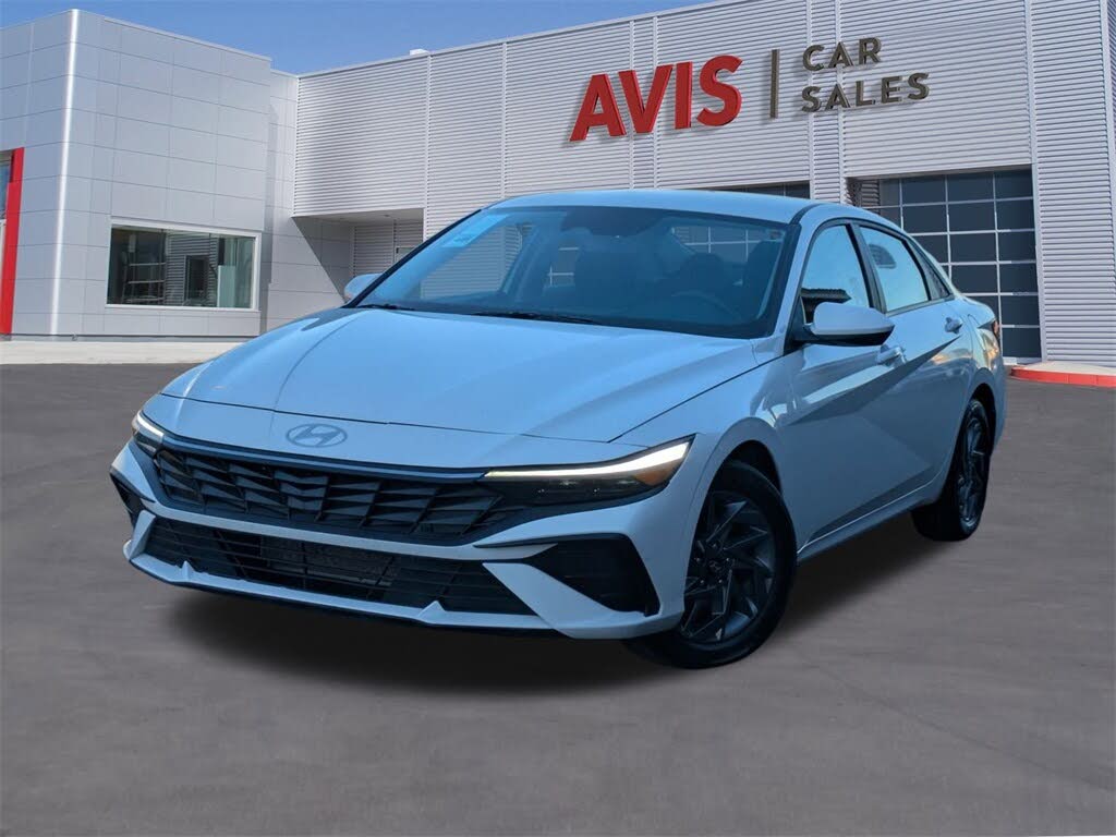2024 Hyundai Elantra SEL FWD