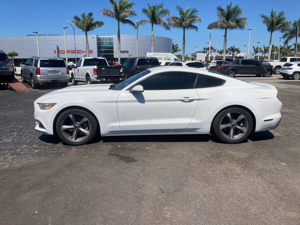2015 Ford Mustang V6 Coupe RWD