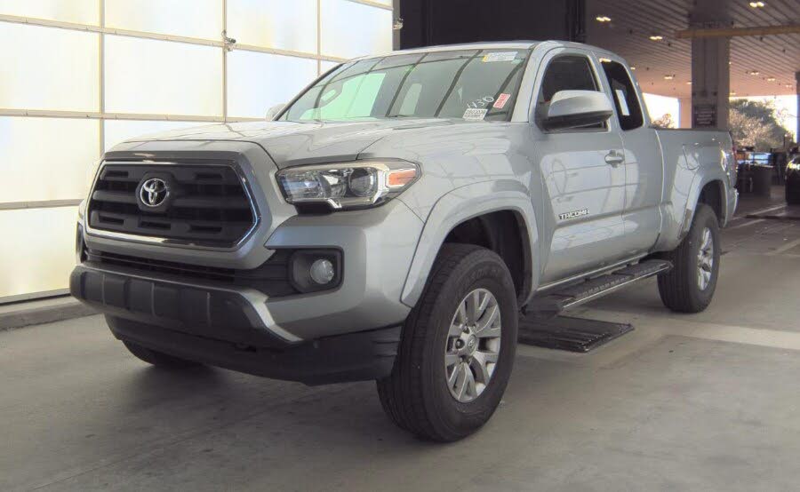 2017 Toyota Tacoma SR5 V6 Access Cab RWD