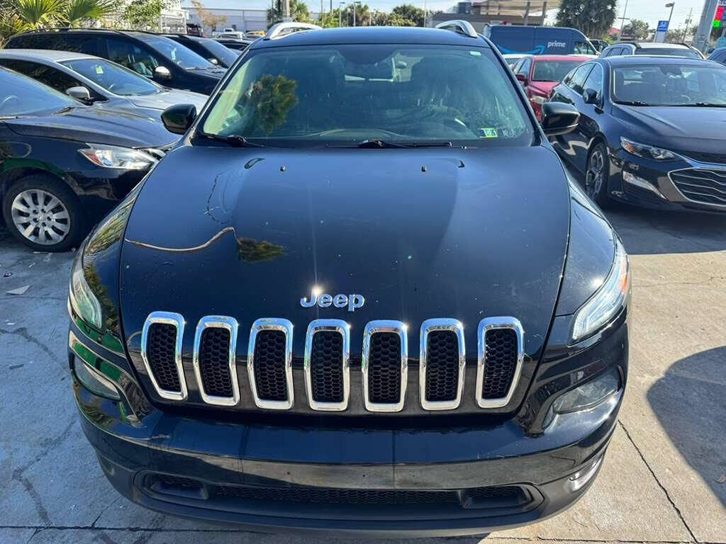 2018 Jeep Cherokee Latitude 4WD with Tech Connect Package