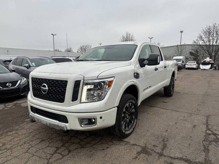 2019 Nissan Titan XD SL Crew Cab 4WD