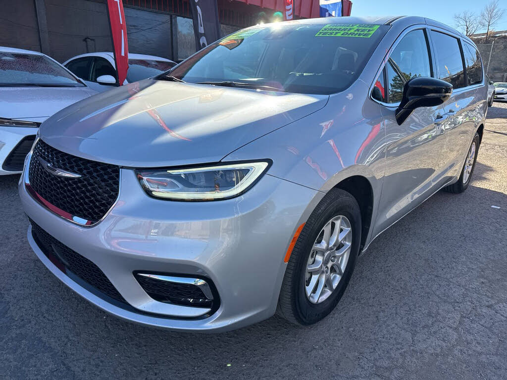 2024 Chrysler Pacifica Touring L FWD