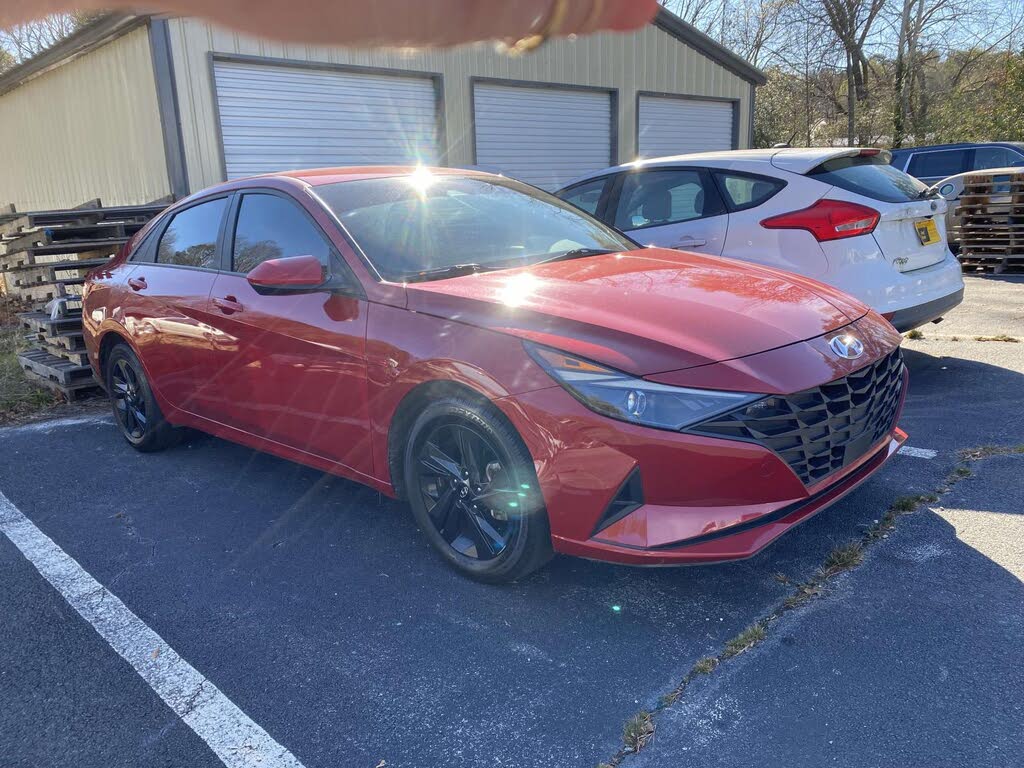 2022 Hyundai Elantra SEL FWD