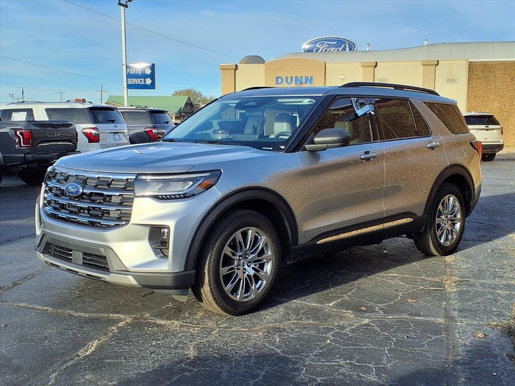 2025 Ford Explorer Active AWD
