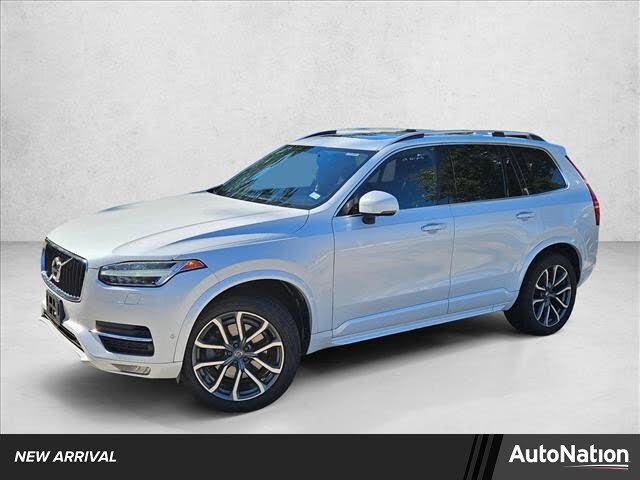 2017 Volvo XC90 T6 Momentum AWD