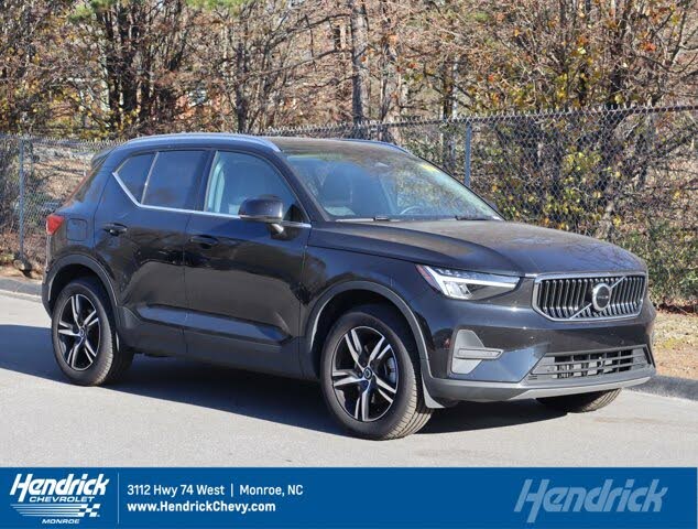 2025 Volvo XC40 B5 Core Bright Theme AWD