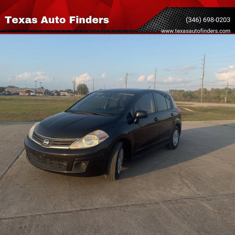 2011 Nissan Versa 1.8 S Hatchback