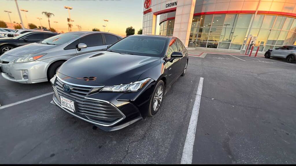 2019 Toyota Avalon Hybrid XLE FWD