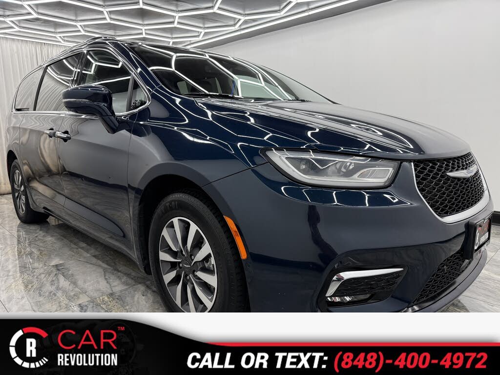 2021 Chrysler Pacifica Hybrid Touring L FWD