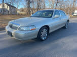 Lincoln Town Car Signature Limited