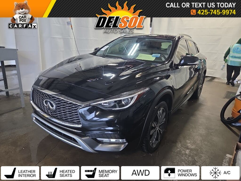 2017 INFINITI QX30 Premium AWD