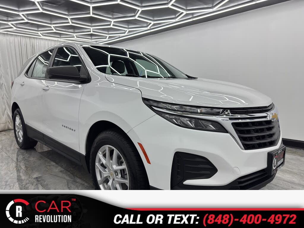 2022 Chevrolet Equinox LS FWD with 1LS