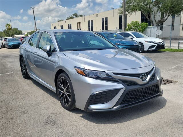 2024 Toyota Camry SE FWD