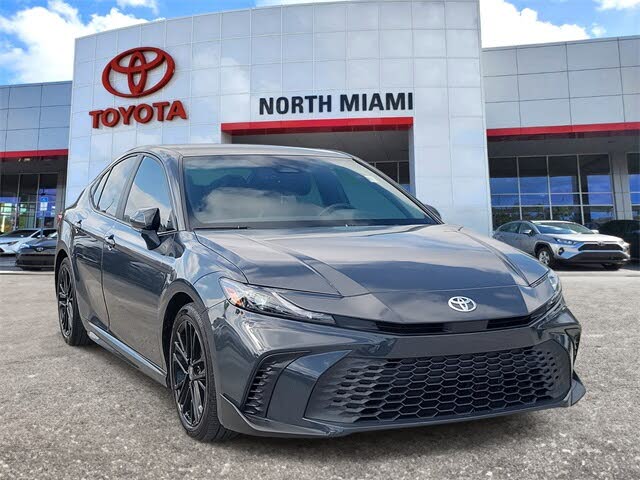 2025 Toyota Camry SE FWD