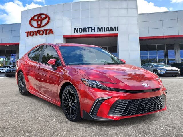 2025 Toyota Camry SE FWD