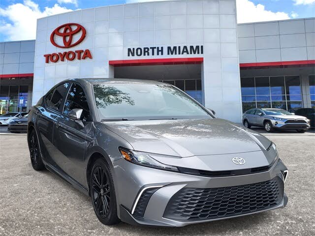 2025 Toyota Camry SE FWD