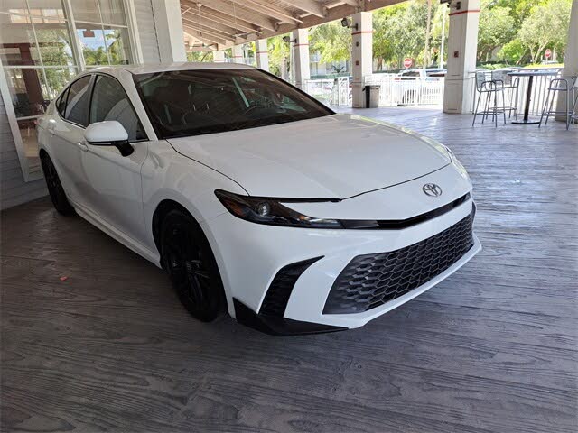 2025 Toyota Camry SE FWD