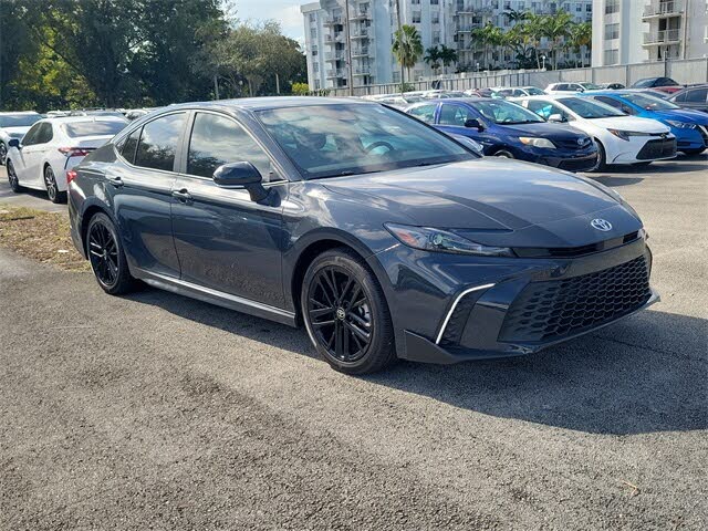 2025 Toyota Camry SE FWD