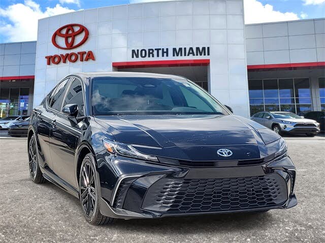 2025 Toyota Camry SE FWD