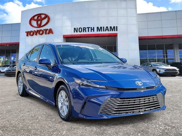 2025 Toyota Camry LE FWD