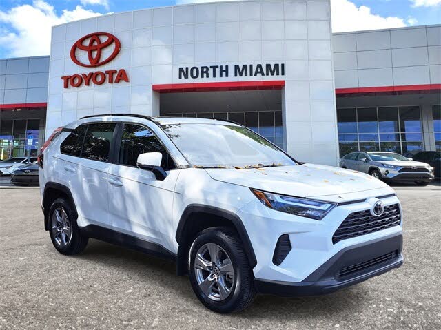 2025 Toyota RAV4 XLE FWD