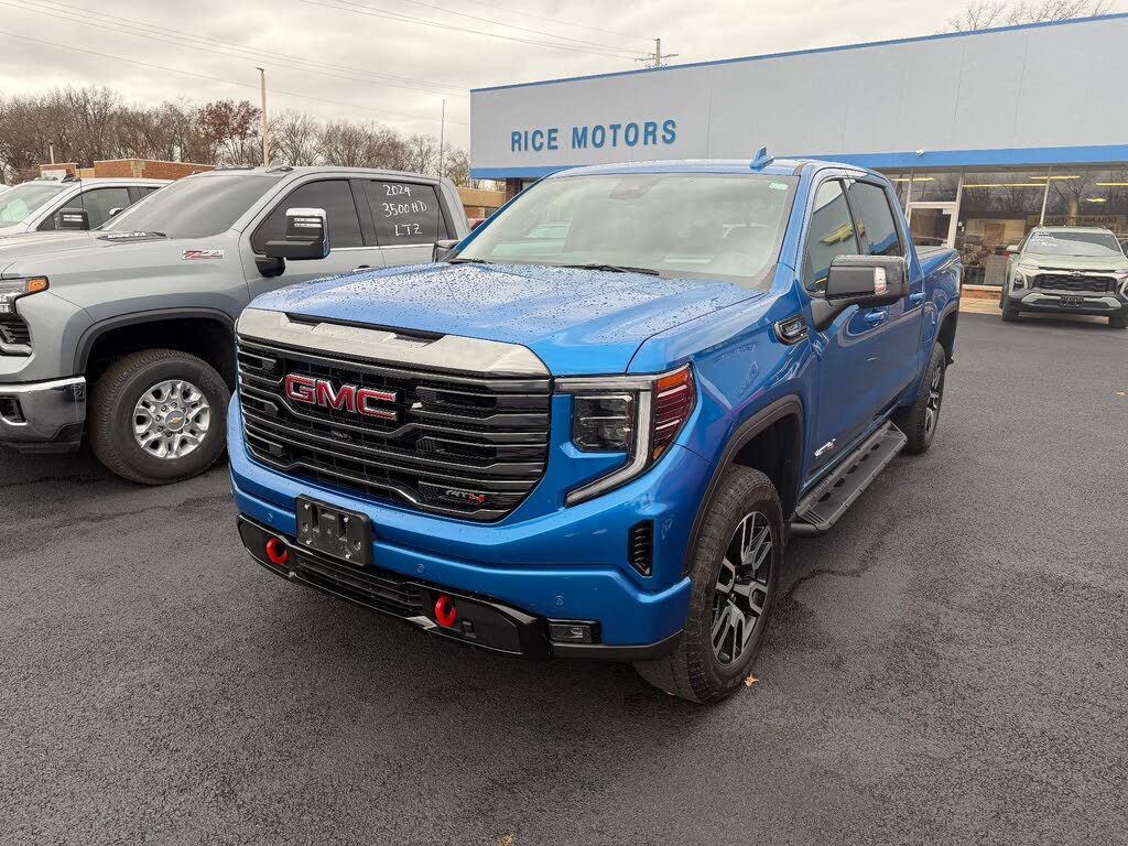 2023 GMC Sierra 1500 AT4 Crew Cab 4WD