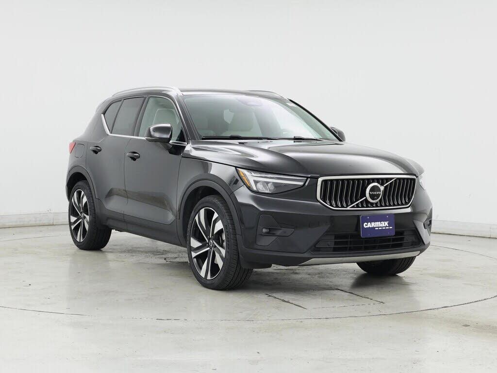2023 Volvo XC40 B5 Ultimate Bright Theme AWD
