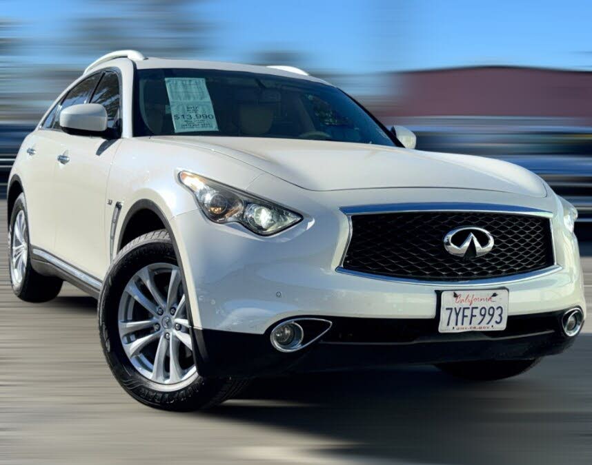 2017 INFINITI QX70 RWD