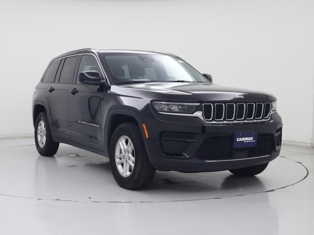 2023 Jeep Grand Cherokee Laredo RWD