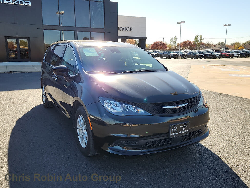 2024 Chrysler Voyager LX FWD