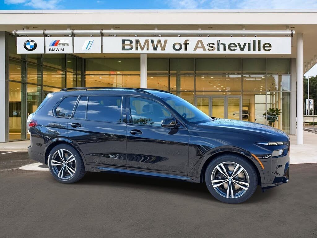 2026 BMW X7 M60i AWD