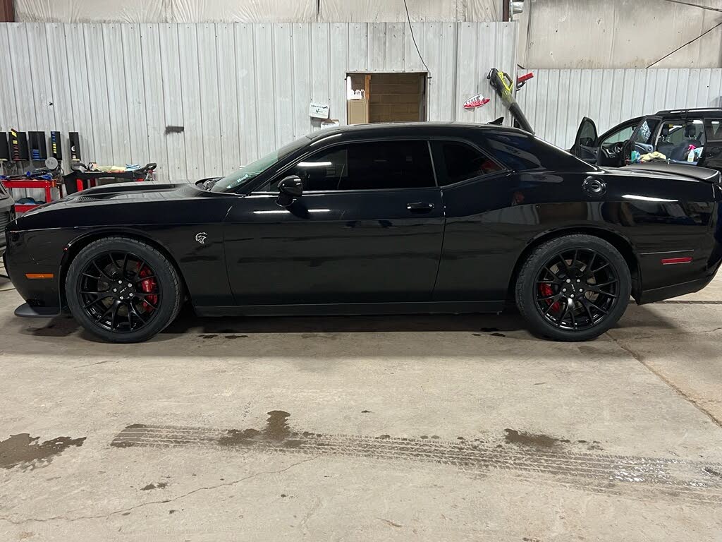 2015 Dodge Challenger SRT Hellcat RWD