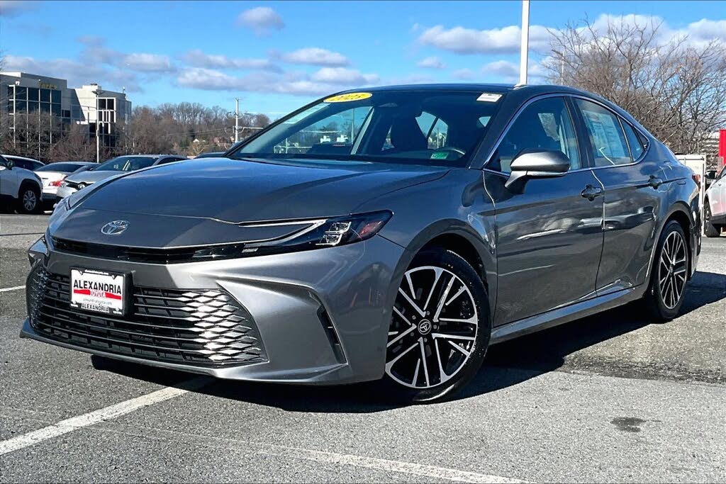 2025 Toyota Camry XLE FWD