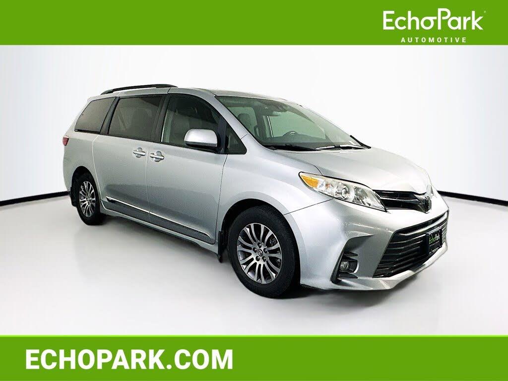 2019 Toyota Sienna XLE 7-Passenger FWD with Auto-Access Seat