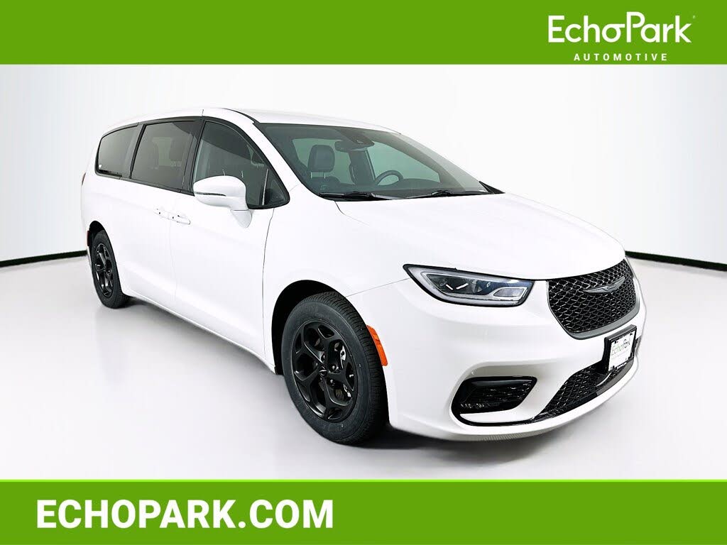 2022 Chrysler Pacifica Hybrid Touring L FWD