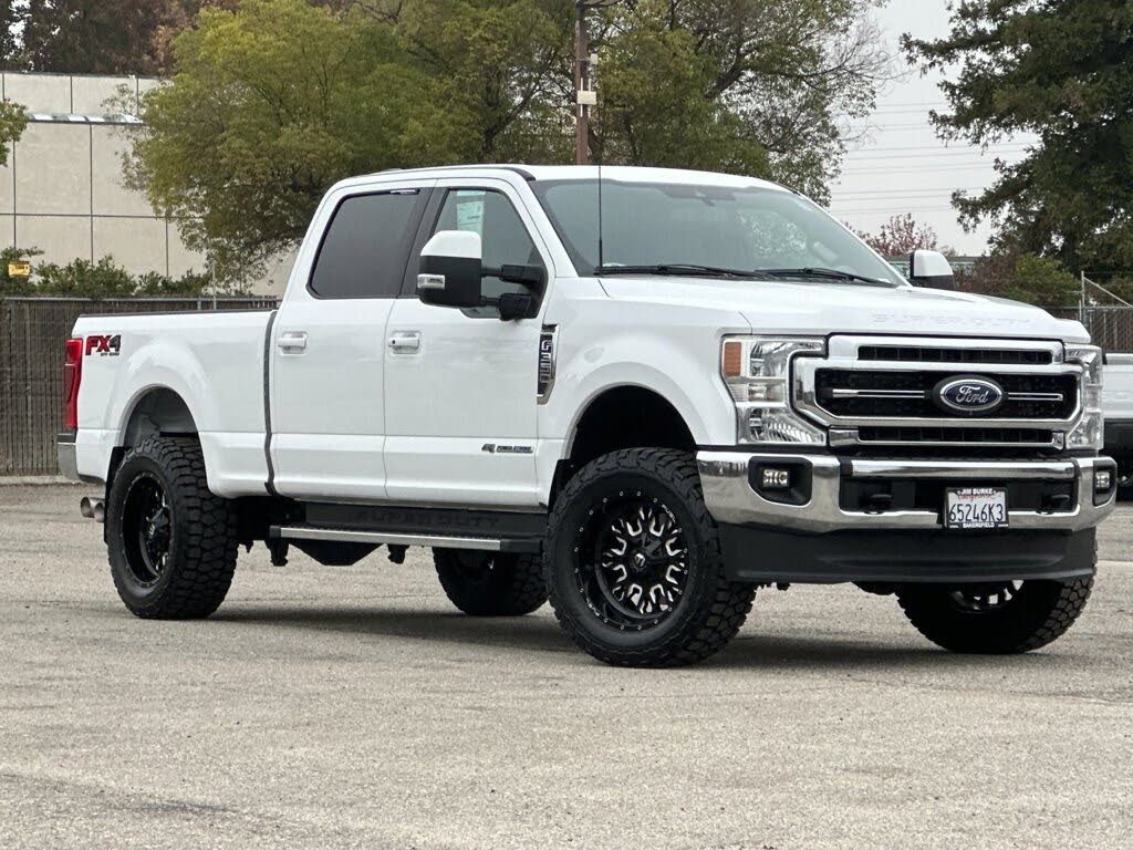 2022 Ford F-350 Super Duty Lariat Crew Cab 4WD