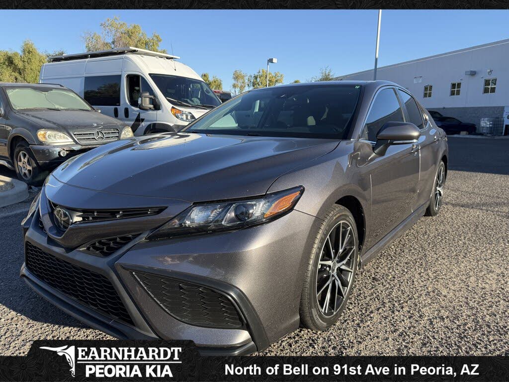 2022 Toyota Camry SE FWD