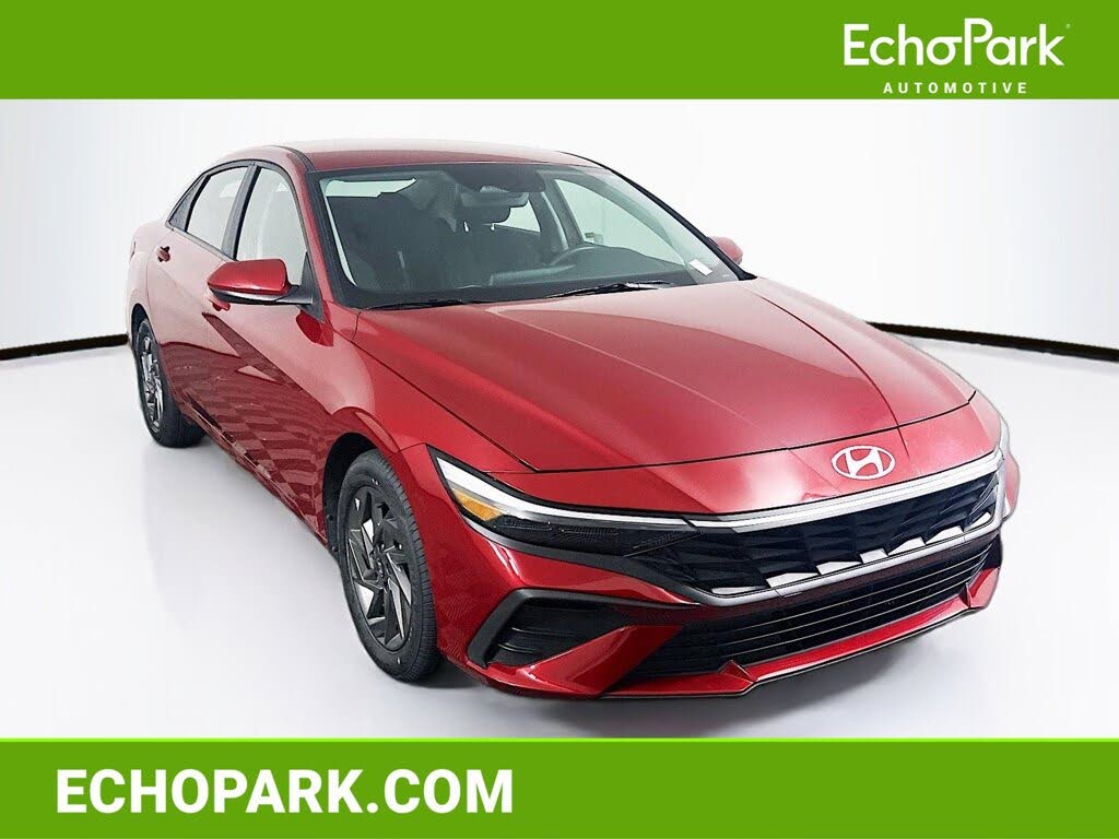 2024 Hyundai Elantra SEL FWD
