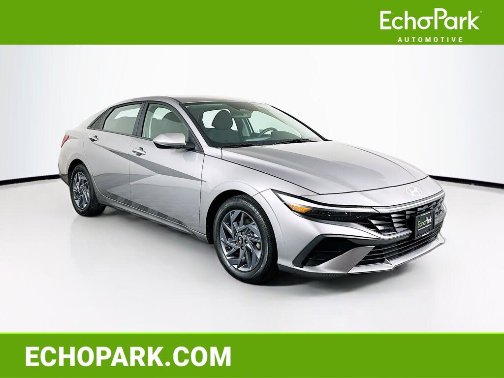 2024 Hyundai Elantra SEL FWD