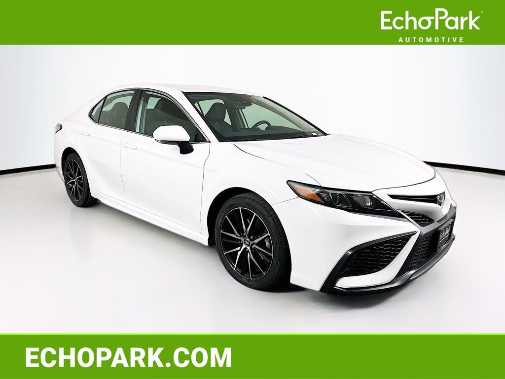 2024 Toyota Camry SE FWD