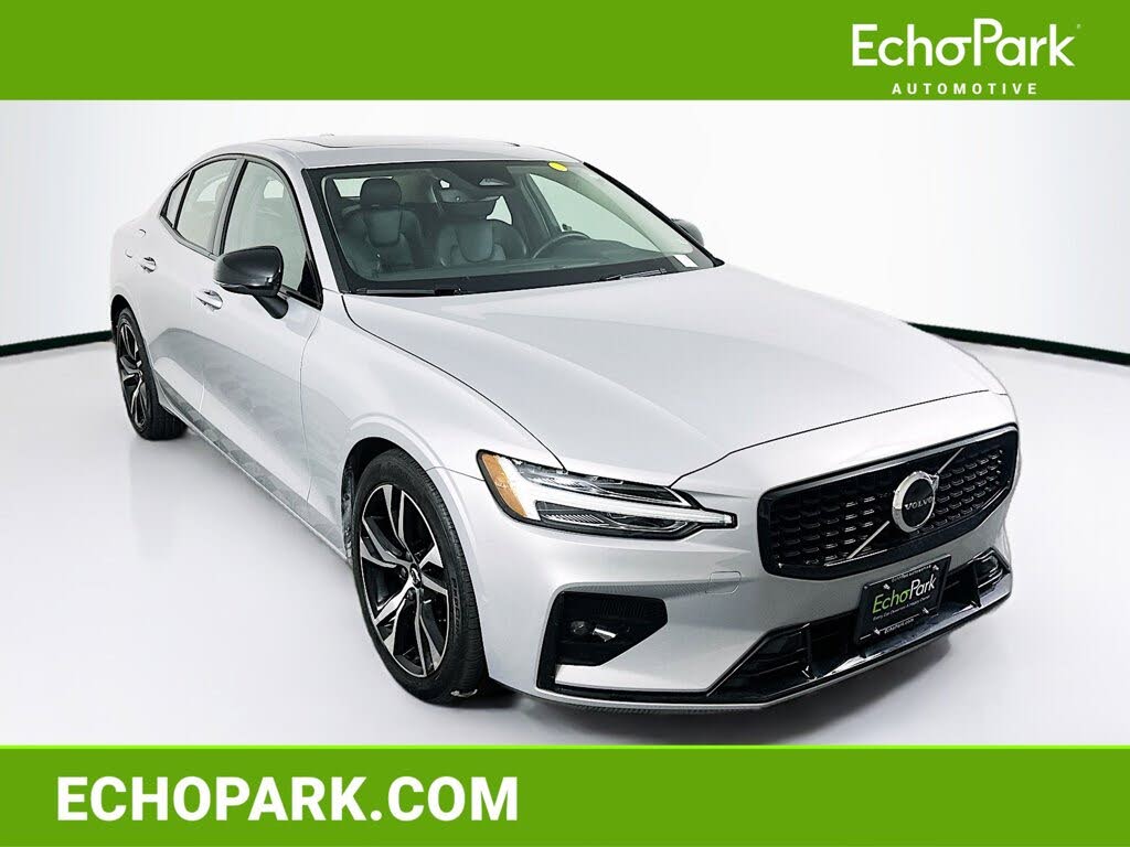 2024 Volvo S60 B5 Core Dark Theme FWD