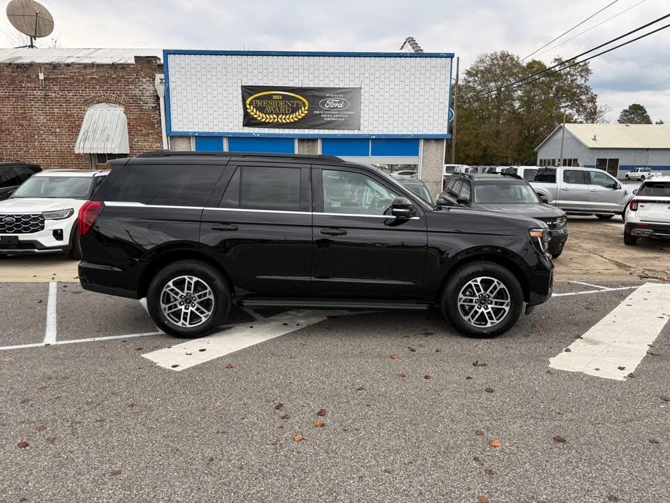 2025 Ford Expedition Active 4WD