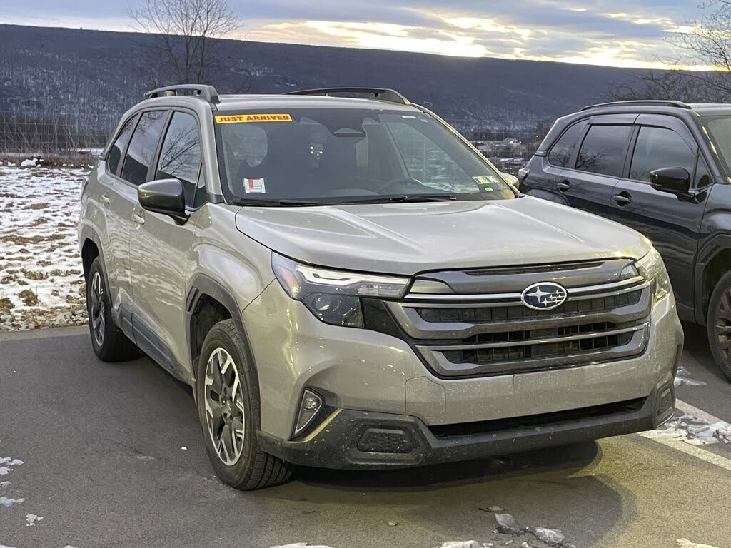2025 Subaru Forester Premium Crossover AWD