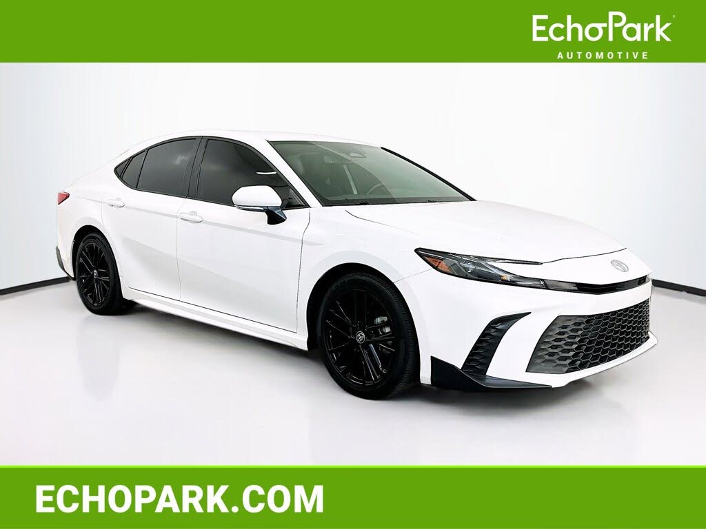 2025 Toyota Camry SE FWD