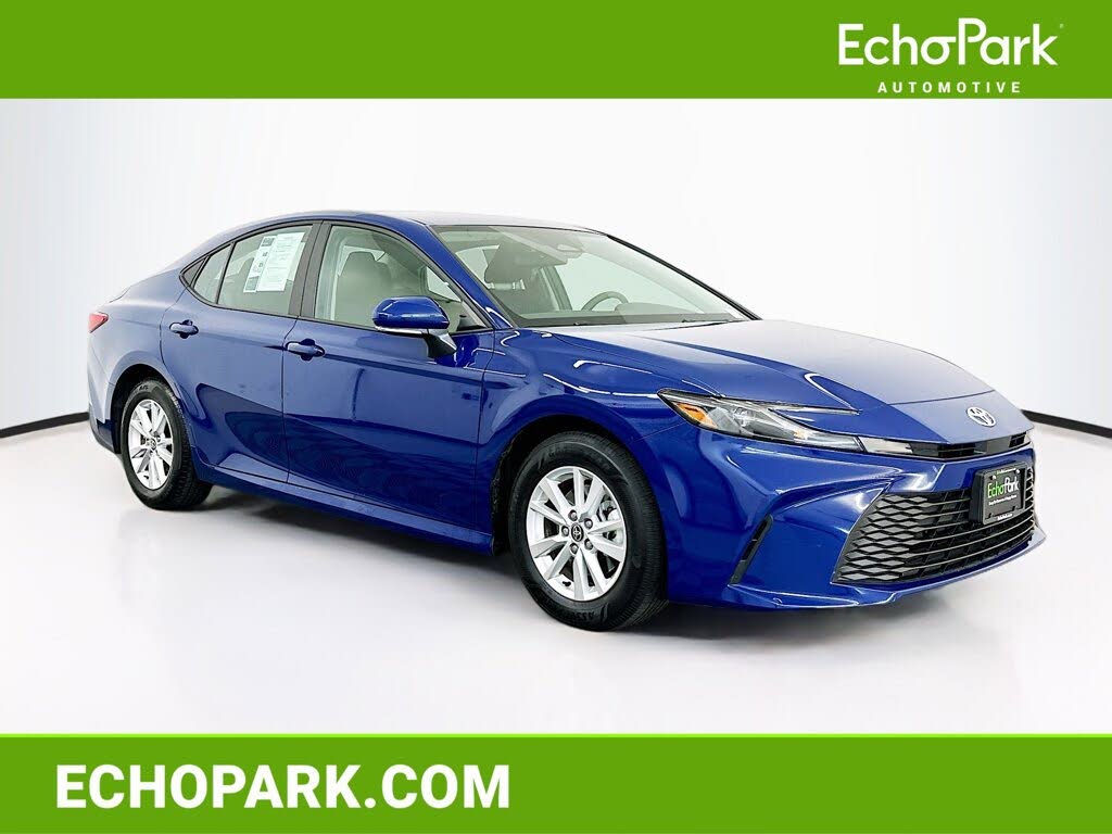 2025 Toyota Camry LE FWD