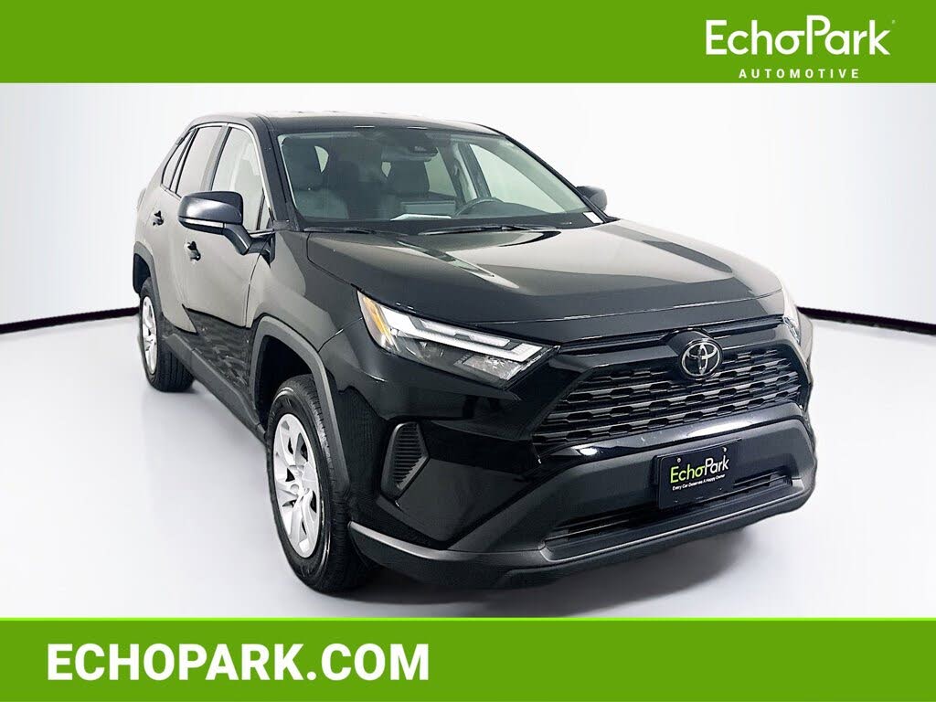 2025 Toyota RAV4 LE FWD